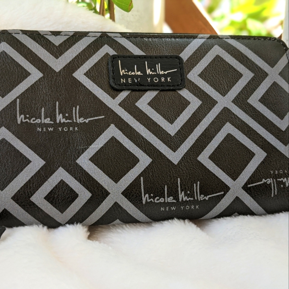 Nicole Miller wallet